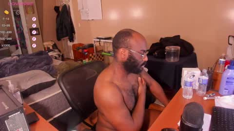 Snapshot of mrchuckdailyxxx chatting on 02/01/25, 07:36 Chuck Daily online show from 02/01/25, 07:36