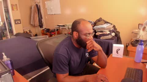 Snapshot of mrchuckdailyxxx chatting on 02/02/25, 04:22 Chuck Daily online show from 02/02/25, 04:22