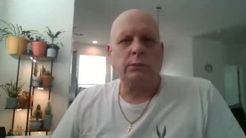 Snapshot of mrclean_55 chatting on 06/12/26, 03:55 MrClean55 online show from 06/12/26, 03:55