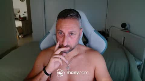 Snapshot of mrdr000 chatting on 06/17/26, 05:54 mrdr000 online show from 06/17/26, 05:54