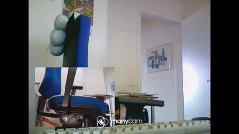 Snapshot of mrduplo1975 chatting on 02/13/26, 12:01 MrJohnsen1975 online show from 02/13/26, 12:01