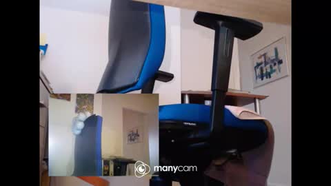 Snapshot of mrduplo1975 chatting on 02/22/26, 02:37 MrJohnsen1975 online show from 02/22/26, 02:37