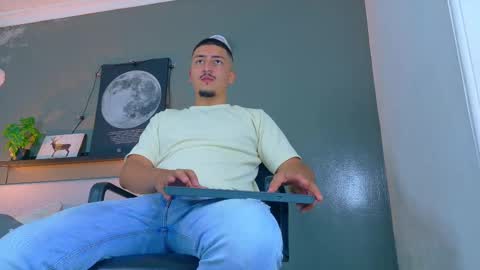 Mr Fox online show from 11/08/25, 07:34