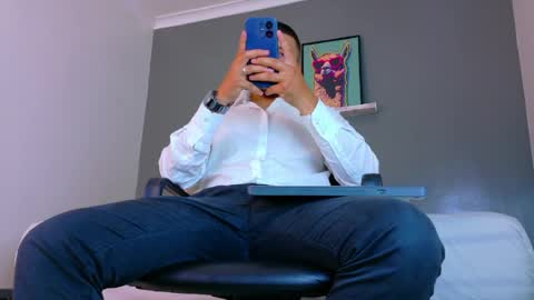 Mr Fox online show from 04/15/26, 07:54