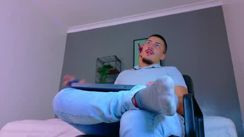 Mr Fox online show from 04/18/26, 07:58