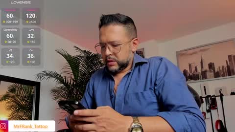 Snapshot of mrfrank_tattoo chatting on 12/06/24, 04:17 MrFrank. online show from 12/06/24, 04:17