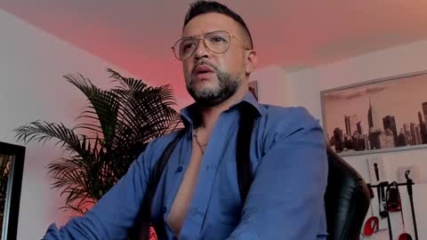 Snapshot of mrfrank_tattoo chatting on 12/06/24, 07:23 MrFrank. online show from 12/06/24, 07:23