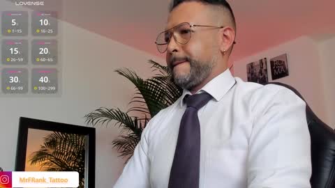 Snapshot of mrfrank_tattoo chatting on 12/17/24, 06:42 MrFrank. online show from 12/17/24, 06:42