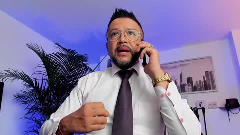 Snapshot of mrfrank_tattoo chatting on 12/25/24, 02:56 MrFrank. online show from 12/25/24, 02:56