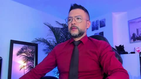 Snapshot of mrfrank_tattoo chatting on 12/26/24, 11:54 MrFrank. online show from 12/26/24, 11:54