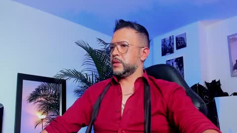 Snapshot of mrfrank_tattoo chatting on 12/26/24, 06:54 MrFrank. online show from 12/26/24, 06:54