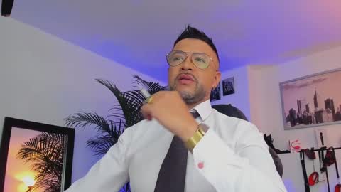 Snapshot of mrfrank_tattoo chatting on 01/17/25, 12:21 MrFrank. online show from 01/17/25, 12:21