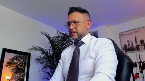 Snapshot of mrfrank_tattoo chatting on 01/19/25, 01:44 MrFrank. online show from 01/19/25, 01:44