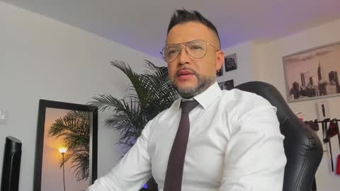 Snapshot of mrfrank_tattoo chatting on 01/22/25, 01:11 MrFrank. online show from 01/22/25, 01:11