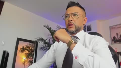 Snapshot of mrfrank_tattoo chatting on 01/24/25, 11:59 MrFrank. online show from 01/24/25, 11:59