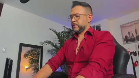 Snapshot of mrfrank_tattoo chatting on 01/26/25, 02:19 MrFrank. online show from 01/26/25, 02:19