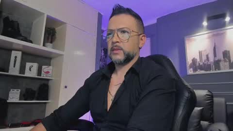 Snapshot of mrfrank_tattoo chatting on 09/16/25, 11:11 MrFrank. online show from 09/16/25, 11:11