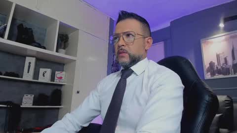 Snapshot of mrfrank_tattoo chatting on 09/17/25, 12:07 MrFrank. online show from 09/17/25, 12:07