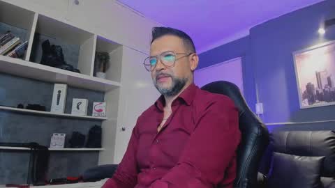 Snapshot of mrfrank_tattoo chatting on 09/18/25, 11:56 MrFrank. online show from 09/18/25, 11:56