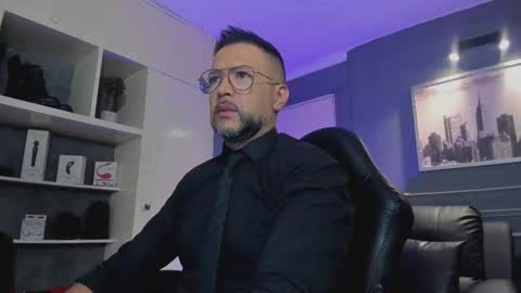 Snapshot of mrfrank_tattoo chatting on 09/26/25, 11:36 MrFrank. online show from 09/26/25, 11:36