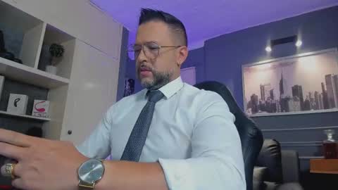 Snapshot of mrfrank_tattoo chatting on 10/03/25, 01:08 MrFrank. online show from 10/03/25, 01:08