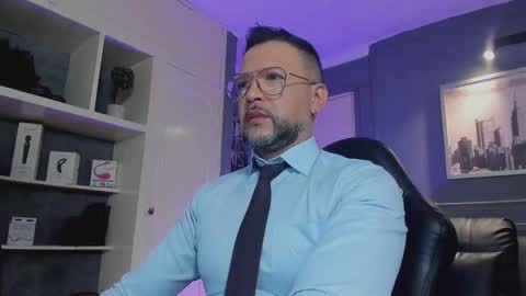 Snapshot of mrfrank_tattoo chatting on 10/17/25, 11:46 MrFrank. online show from 10/17/25, 11:46