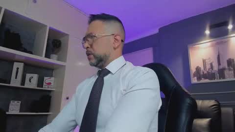 Snapshot of mrfrank_tattoo chatting on 10/21/25, 12:17 MrFrank. online show from 10/21/25, 12:17