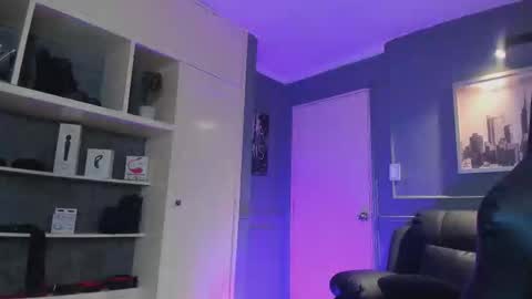 Snapshot of mrfrank_tattoo chatting on 10/27/25, 11:47 MrFrank. online show from 10/27/25, 11:47