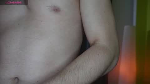 Snapshot of mrgreeneyes01 chatting on 01/31/25, 06:35 juan luis online show from 01/31/25, 06:35