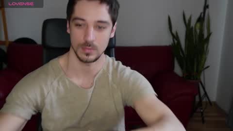 Snapshot of mrgreeneyes01 chatting on 02/04/25, 07:18 juan luis online show from 02/04/25, 07:18