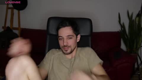 Snapshot of mrgreeneyes01 chatting on 02/04/25, 04:29 juan luis online show from 02/04/25, 04:29