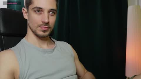 Snapshot of mrgreeneyes01 chatting on 02/10/25, 08:53 juan luis online show from 02/10/25, 08:53