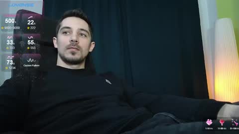 Snapshot of mrgreeneyes01 chatting on 02/21/25, 07:21 juan luis online show from 02/21/25, 07:21