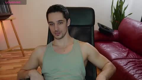 Snapshot of mrgreeneyes01 chatting on 03/11/25, 02:29 juan luis online show from 03/11/25, 02:29