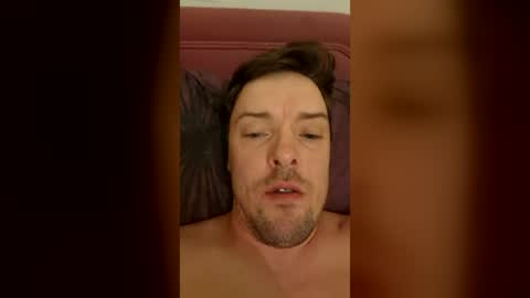 Snapshot of mrjames1995 chatting on 08/04/26, 02:26 mrjames1995 online show from 08/04/26, 02:26