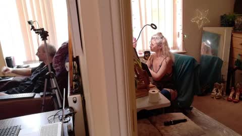 Snapshot of mrjandmrsj2014 chatting on 04/01/26, 01:41 Mr Mrs J online show from 04/01/26, 01:41