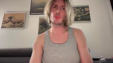 Snapshot of mrmooser42 chatting on 01/13/25, 04:50 TaleOfLaura online show from 01/13/25, 04:50