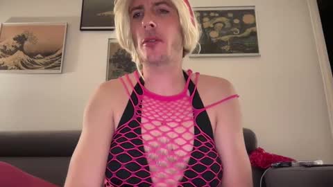 Snapshot of mrmooser42 chatting on 01/30/25, 05:28 TaleOfLaura online show from 01/30/25, 05:28