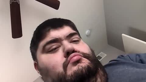 Snapshot of mrorange50187 chatting on 01/15/25, 04:00 mrorange50187 online show from 01/15/25, 04:00