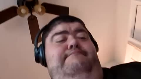 Snapshot of mrorange50187 chatting on 10/12/25, 01:32 mrorange50187 online show from 10/12/25, 01:32