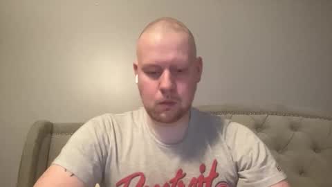 Snapshot of mrrickdickulous chatting on 05/17/26, 01:47 mrrickdickulous online show from 05/17/26, 01:47