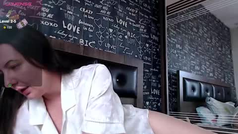 Lara online show from 03/08/25, 12:09