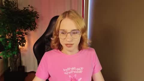 Snapshot of mrs_mills chatting on 09/12/25, 06:02 Barbie online show from 09/12/25, 06:02