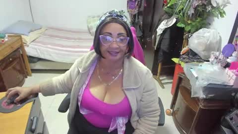mrs_mommy online show from 02/07/25, 07:38