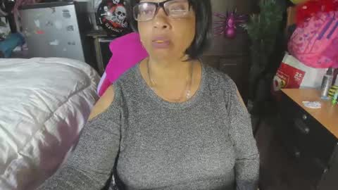 mrs_mommy online show from 11/10/25, 08:19