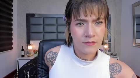 Regina online show from 06/09/26, 03:07
