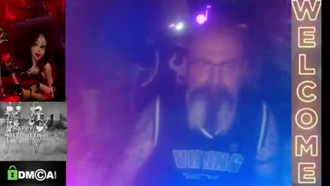 Snapshot of mrscorpionviking chatting on 10/23/25, 02:00 moderador de salasmoderator of rooms online show from 10/23/25, 02:00