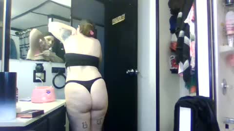 Mrstxoxo4594 online show from 09/12/25, 11:37