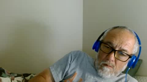 Snapshot of mrtease5 chatting on 05/18/26, 02:51 mrtease5 online show from 05/18/26, 02:51