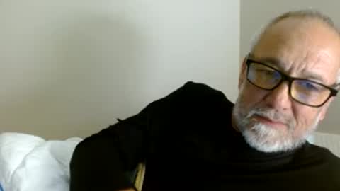 Snapshot of mrtease5 chatting on 05/21/26, 03:46 mrtease5 online show from 05/21/26, 03:46